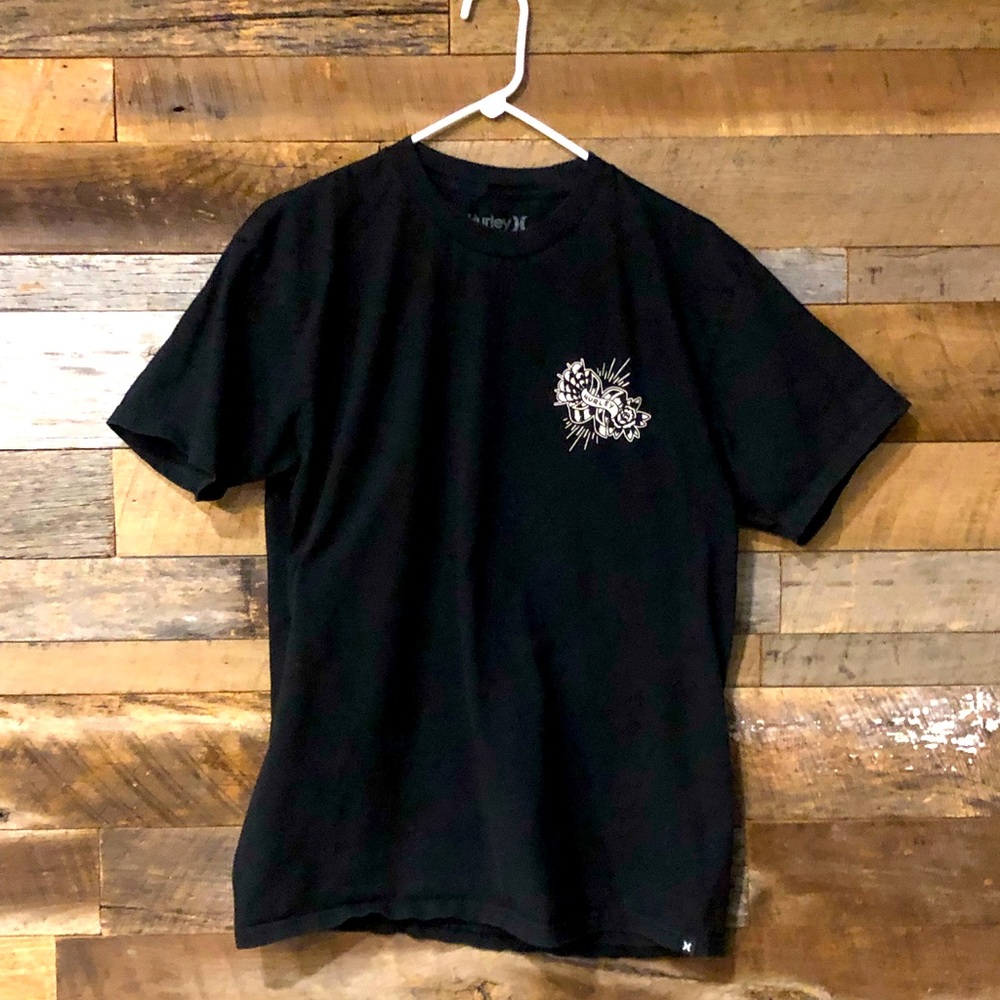 Hurley Mens large black Tshirt with floral logo